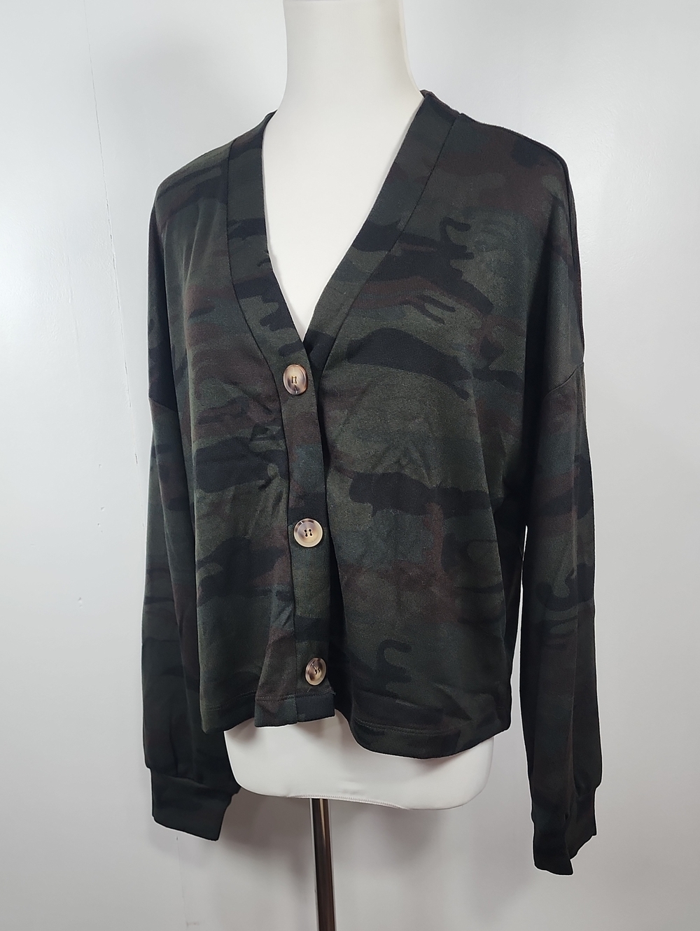 Camo Print V-Neck Button Front Cardigan Sweater - Green Size L
